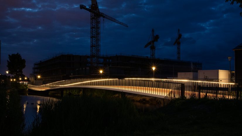Fietsbrug Berkel centrum west verlicht