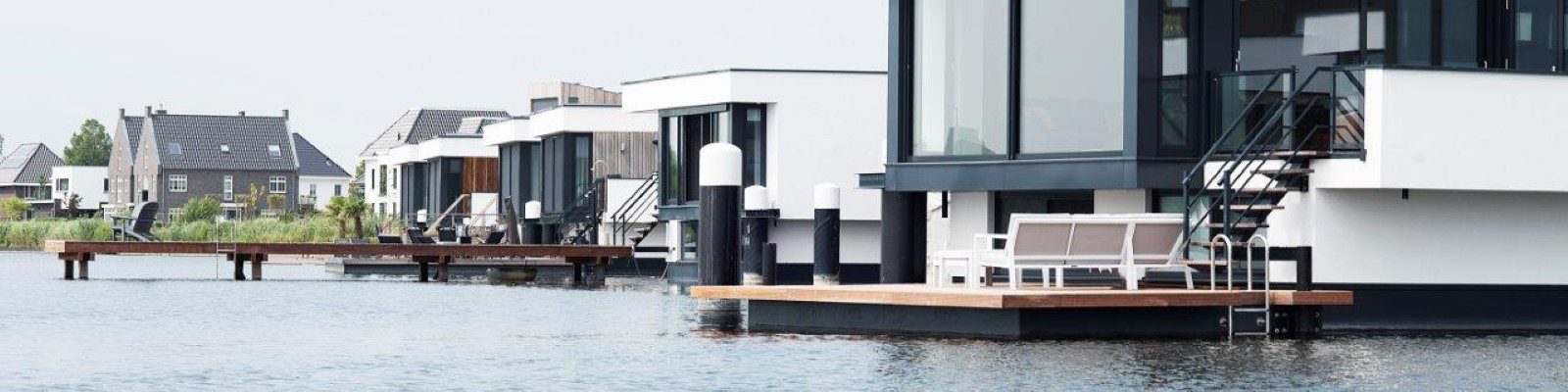 - Drijvende huizen